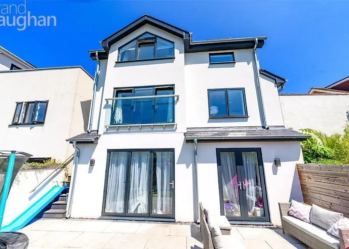 Stunning & Fun 4 Bed Home In The Heart Of Brighton
