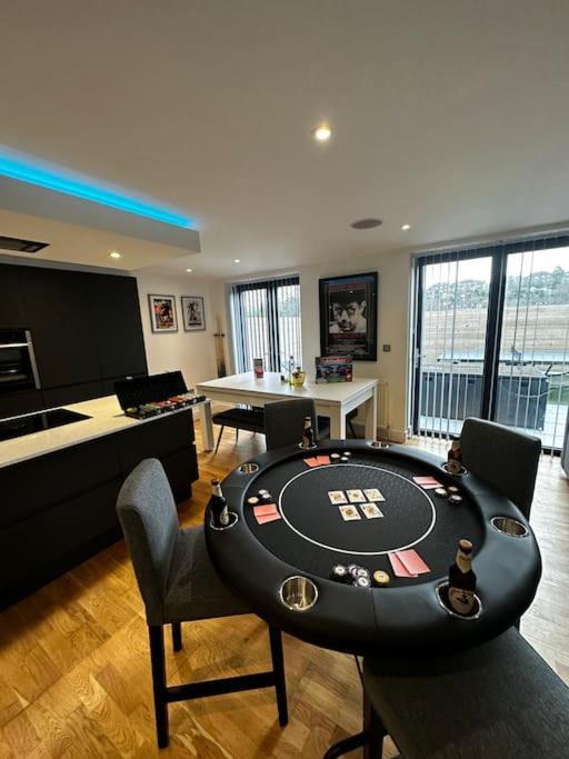 Stunning & Fun 4 Bed In The Heart Of Сasa de vacaciones *