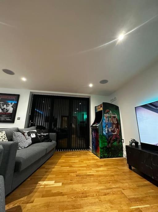 Stunning & Fun 4 Bed In The Heart Of Сasa de vacaciones *