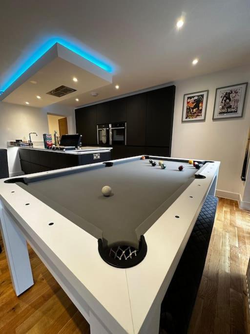 Stunning & Fun 4 Bed In The Heart Of Сasa de vacaciones